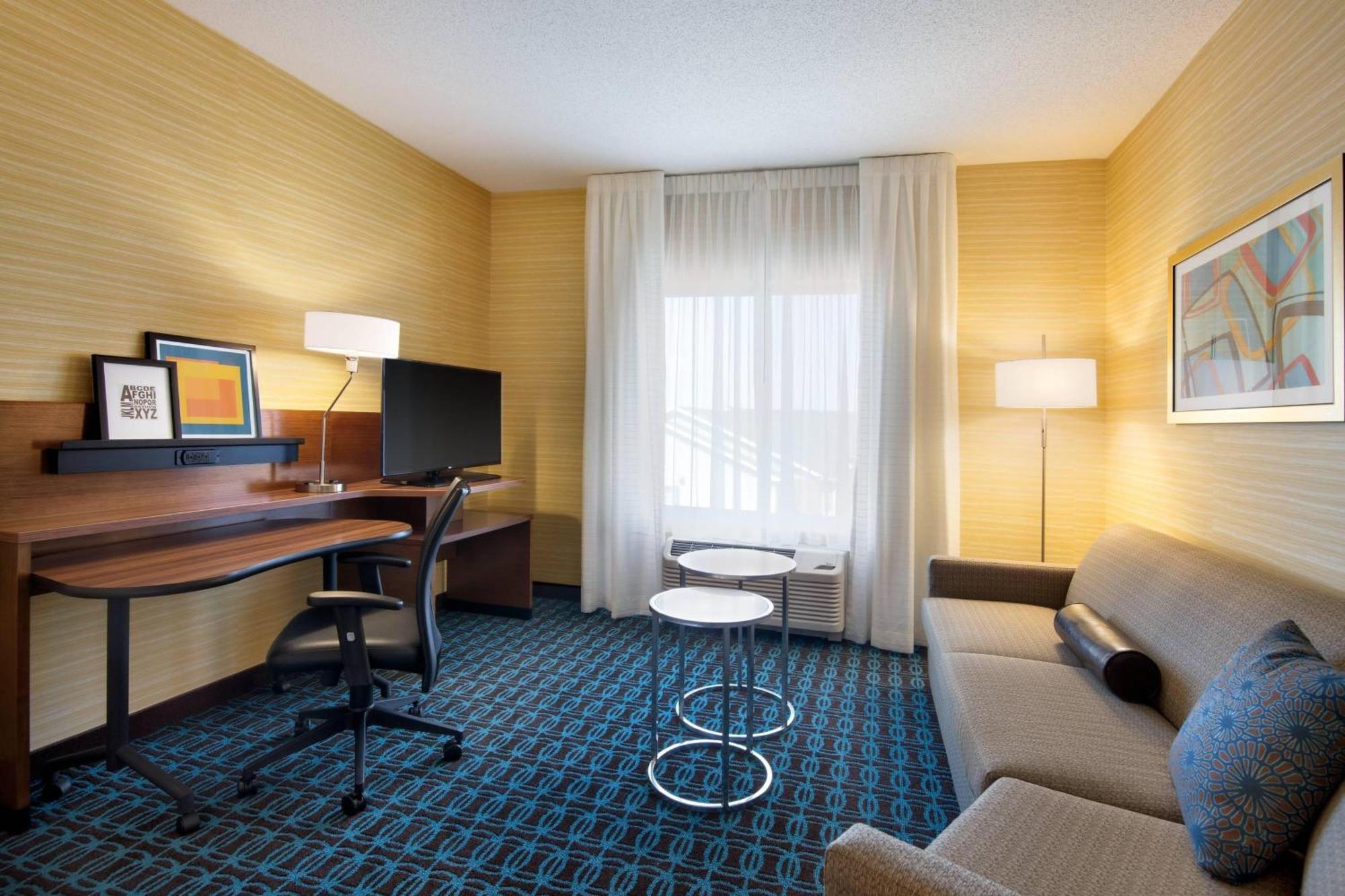 Hotel Fairfield & By Marriott Lancaster East At The Outlets